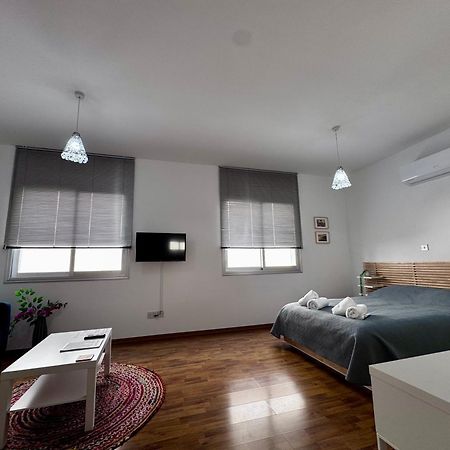 Lovely Studio Apartment In Pafos エクステリア 写真